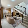 RUMAH MEWAH 2 LANTAI FULL FURNISHED Dalam Cluster Eksklusif di Dalam Ringroad Gedongkuning