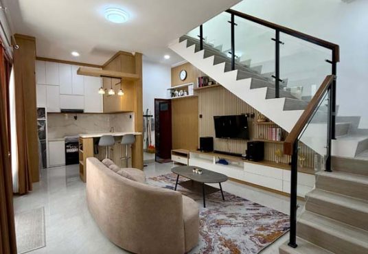 RUMAH MEWAH 2 LANTAI FULL FURNISHED Dalam Cluster Eksklusif di Dalam Ringroad Gedongkuning