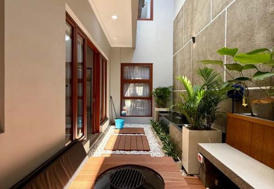 RUMAH MEWAH 2 LANTAI FULL FURNISHED Dalam Cluster Eksklusif di Dalam Ringroad Gedongkuning