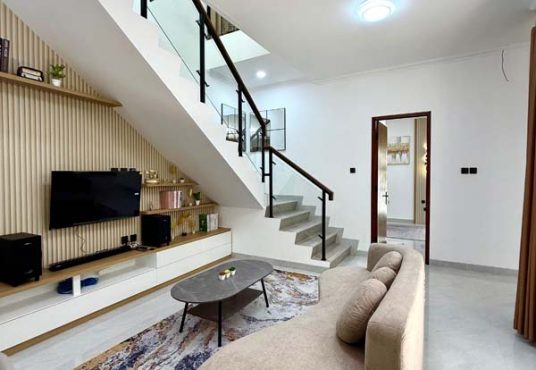 RUMAH MEWAH 2 LANTAI FULL FURNISHED Dalam Cluster Eksklusif di Dalam Ringroad Gedongkuning