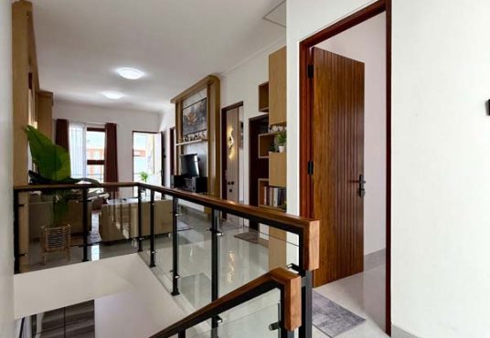RUMAH MEWAH 2 LANTAI FULL FURNISHED Dalam Cluster Eksklusif di Dalam Ringroad Gedongkuning