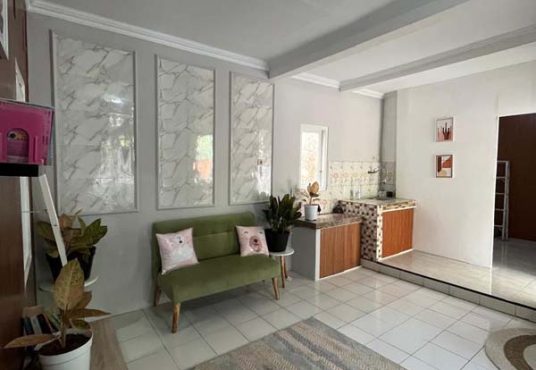 RUMAH CANTIK KEKINIAN FULL FURNISHED DALAM PERUMAHAN BANGUNTAPAN ASRI