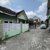 RUMAH CANTIK KEKINIAN FULL FURNISHED DALAM PERUMAHAN BANGUNTAPAN ASRI
