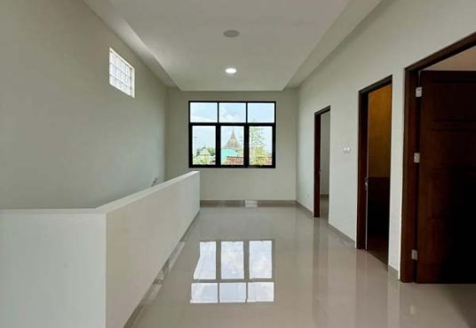 Rumah Mewah 2 Lantai Modern Istimewa di Condong Catur dekat Pakuwon Mall
