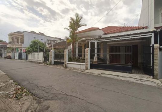 Rumah Luas strategis di kompleks Perumahan Ambarukmo Plaza Hotel Seturan