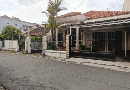 Rumah Luas strategis di kompleks Perumahan Ambarukmo Plaza Hotel Seturan