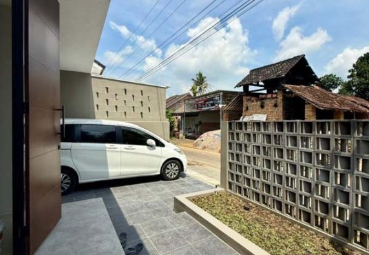 Rumah Baru Limasan Modern Utara Pasar Godean