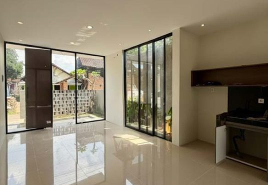 Rumah Baru Limasan Modern Utara Pasar Godean