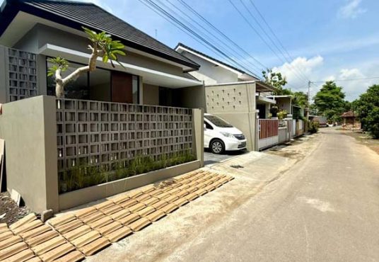 Rumah Baru Limasan Modern Utara Pasar Godean