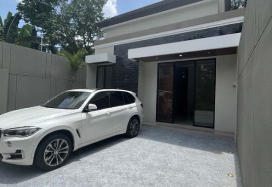 Rumah Mewah Siap Huni Modern Kekinian Tata Ruang Lega Strategis Dekat Kampus UII