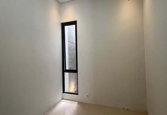 Rumah Mewah Siap Huni Modern Kekinian Tata Ruang Lega Strategis Dekat Kampus UII