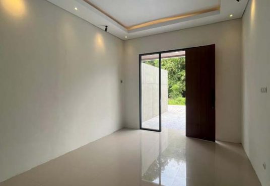 Rumah Mewah Siap Huni Modern Kekinian Tata Ruang Lega Strategis Dekat Kampus UII