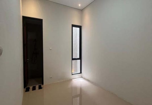 Rumah Mewah Siap Huni Modern Kekinian Tata Ruang Lega Strategis Dekat Kampus UII