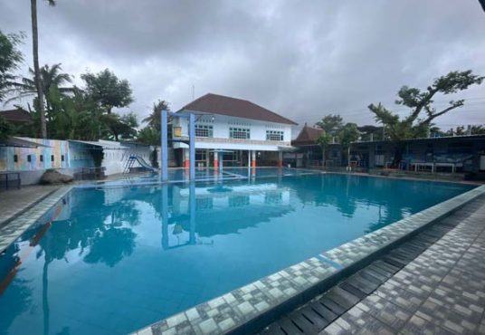 Dijual Rumah Luas dengan Kolam Renang Umum Cocok untuk Villa Hunian & Investasi Liburan