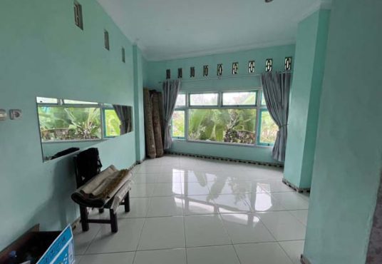 Dijual Rumah Luas dengan Kolam Renang Umum Cocok untuk Villa Hunian & Investasi Liburan