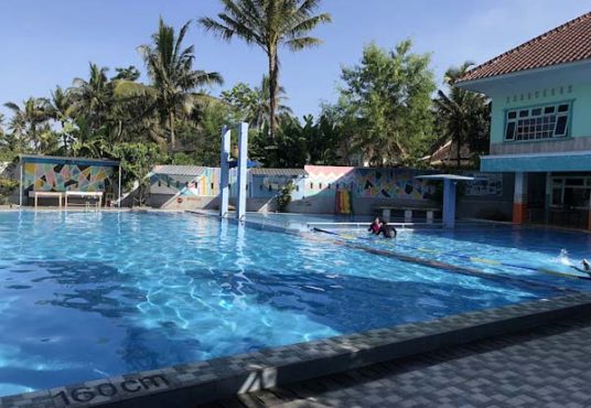 Dijual Rumah Luas dengan Kolam Renang Umum Cocok untuk Villa Hunian & Investasi Liburan