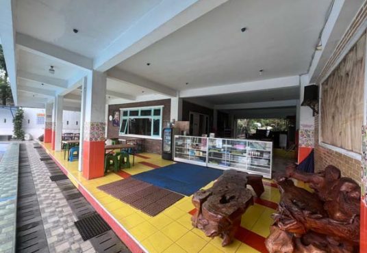 Dijual Rumah Luas dengan Kolam Renang Umum Cocok untuk Villa Hunian & Investasi Liburan