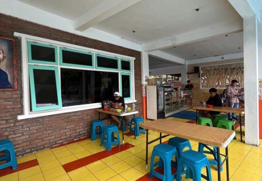 Dijual Rumah Luas dengan Kolam Renang Umum Cocok untuk Villa Hunian & Investasi Liburan