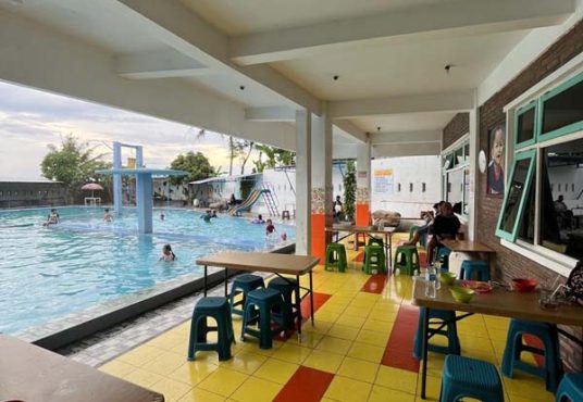 Dijual Rumah Luas dengan Kolam Renang Umum Cocok untuk Villa Hunian & Investasi Liburan