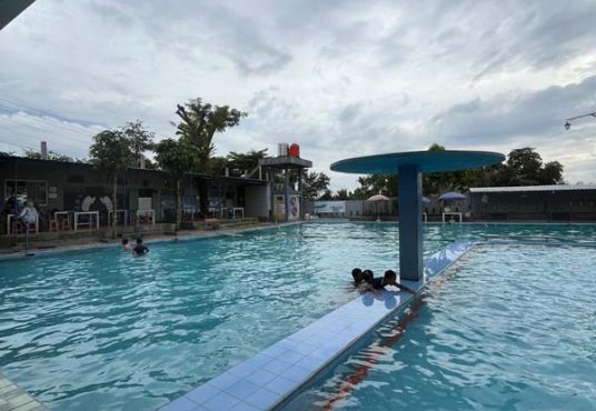 Dijual Rumah Luas dengan Kolam Renang Umum Cocok untuk Villa Hunian & Investasi Liburan