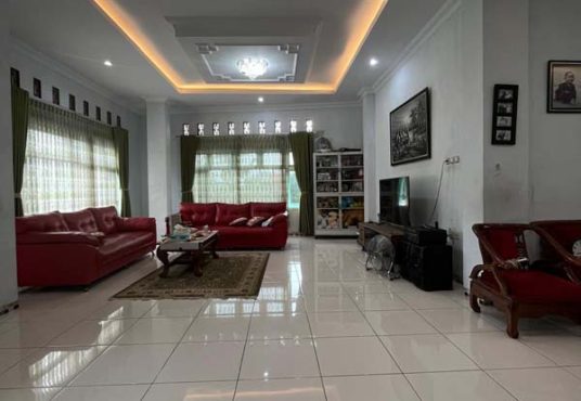 Dijual Rumah Luas dengan Kolam Renang Umum Cocok untuk Villa Hunian & Investasi Liburan