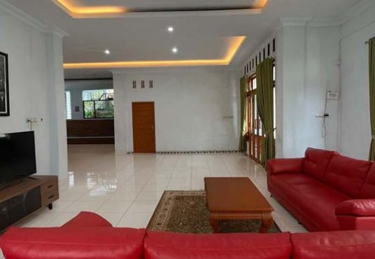Dijual Rumah Luas dengan Kolam Renang Umum Cocok untuk Villa Hunian & Investasi Liburan