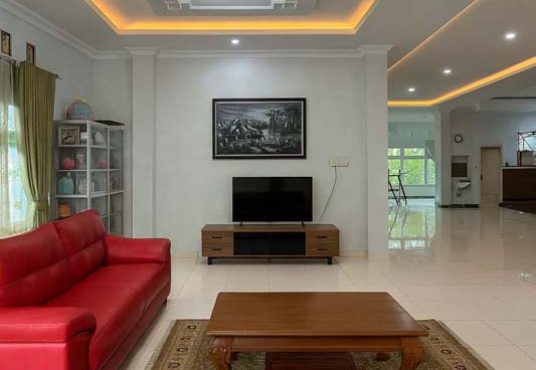 Dijual Rumah Luas dengan Kolam Renang Umum Cocok untuk Villa Hunian & Investasi Liburan