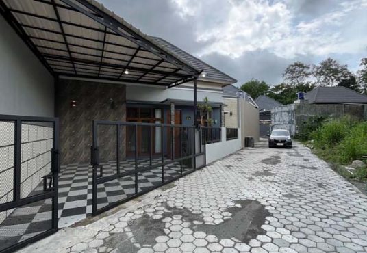 Rumah Limasan Modern Tata Ruang Lega di Jangkang Jakal km 13