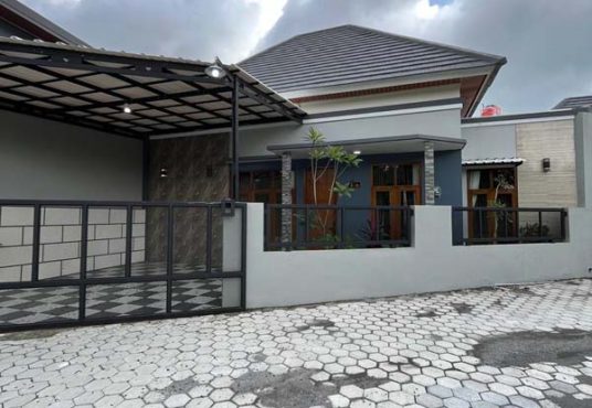 Rumah Limasan Modern Tata Ruang Lega di Jangkang Jakal km 13