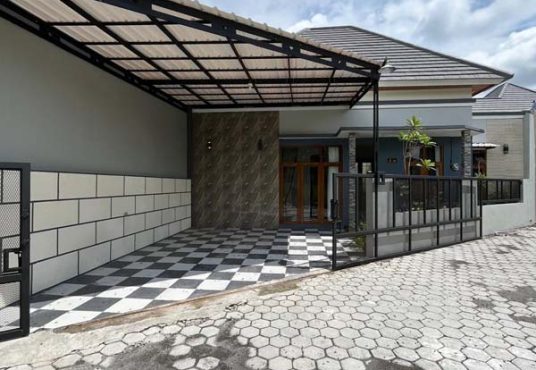 Rumah Limasan Modern Tata Ruang Lega di Jangkang Jakal km 13