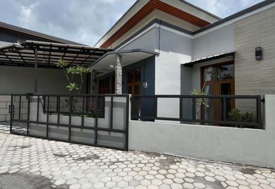 Rumah Limasan Modern Tata Ruang Lega di Jangkang Jakal km 13