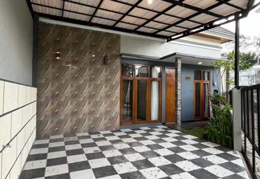 Rumah Limasan Modern Tata Ruang Lega di Jangkang Jakal km 13