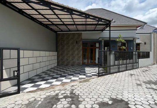 Rumah Limasan Modern Tata Ruang Lega di Jangkang Jakal km 13