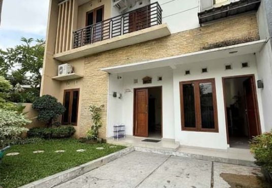 RUMAH CANTIK 2 LANTAI FULL FURNISHED DALAM KOTA UMBULHARJO YOGYAKARTA