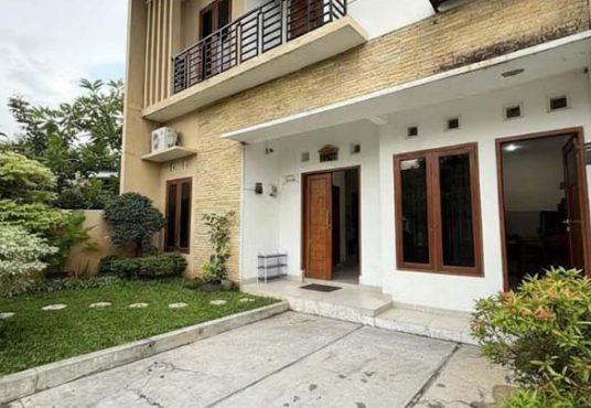 RUMAH CANTIK 2 LANTAI FULL FURNISHED DALAM KOTA UMBULHARJO YOGYAKARTA