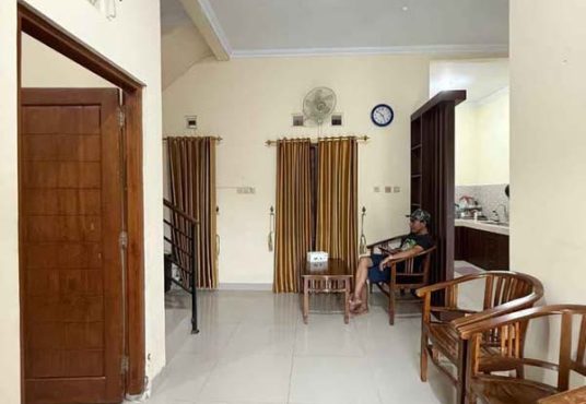 RUMAH CANTIK 2 LANTAI FULL FURNISHED DALAM KOTA UMBULHARJO YOGYAKARTA
