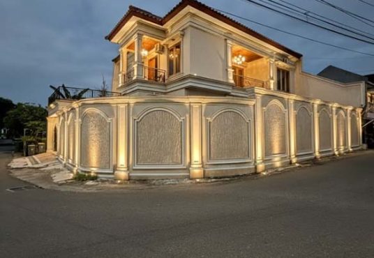 Rumah Villa Mewah Mediteran dekat Tugu Jogja