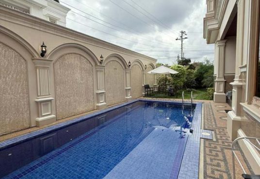 Rumah Villa Mewah Mediteran dekat Tugu Jogja