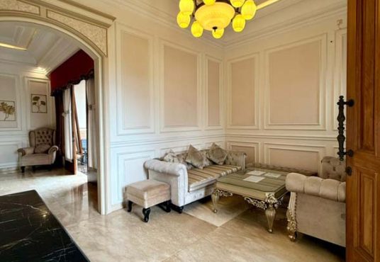 Rumah Villa Mewah Mediteran dekat Tugu Jogja