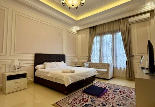 Rumah Villa Mewah Mediteran dekat Tugu Jogja