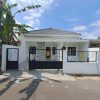 Rumah Baru Putih Limasan Modern Utara Pasar Godean