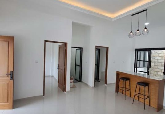 Rumah Baru Putih Limasan Modern Utara Pasar Godean