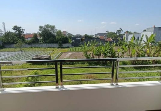 Bumi Sentosa 2 - Dijual Rumah 2 Lantai Baru Full Furnished Dekat SD Model