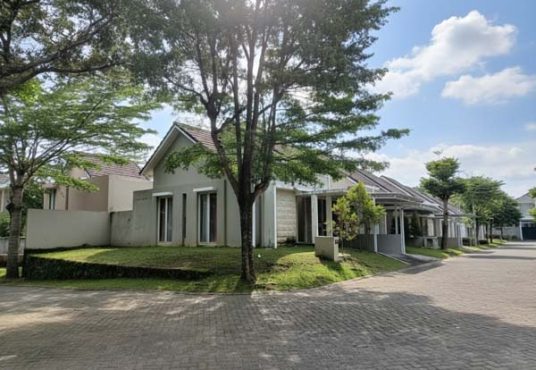 DIJUAL RUMAH MEWAH TANAH LUAS SIAP HUNI POJOK Perumahan Elite Citra Grand Mutiara