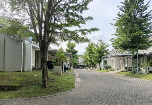 DIJUAL RUMAH MEWAH TANAH LUAS SIAP HUNI POJOK Perumahan Elite Citra Grand Mutiara
