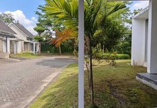 DIJUAL RUMAH MEWAH TANAH LUAS SIAP HUNI POJOK Perumahan Elite Citra Grand Mutiara