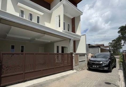Rumah Baru 2 Lantai Modern Kualitas Premium Kadirojo Purwomartani