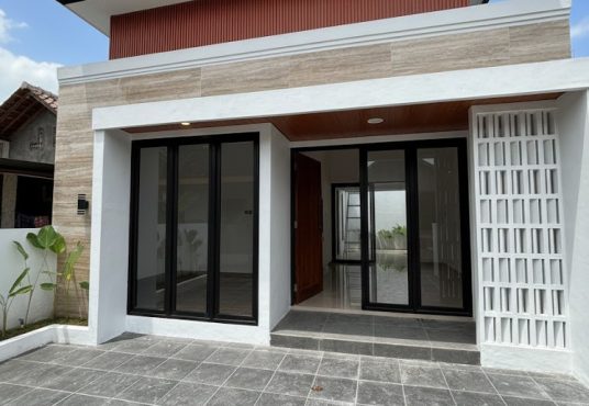 Rumah Cantik Limasan Modern Dekat Pusat Industri Gerabah Kasongan