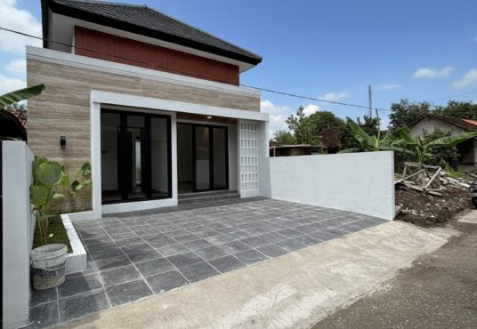Rumah Cantik Limasan Modern Dekat Pusat Industri Gerabah Kasongan