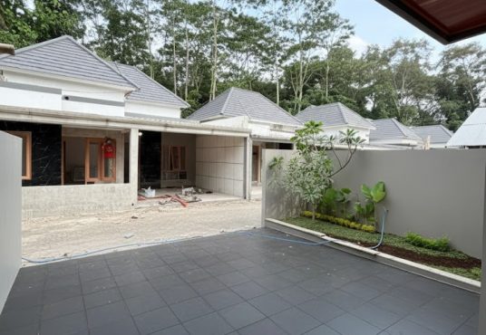 RUMAH MEWAH 2 LANTAI FURNISHED MURAH DI PONDOK INDAH RESIDENCE JAKAL KM 13